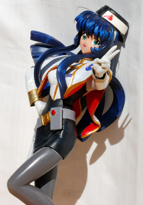 ミスマル・ユリカ制服姿（機動戦艦ナデシコ）